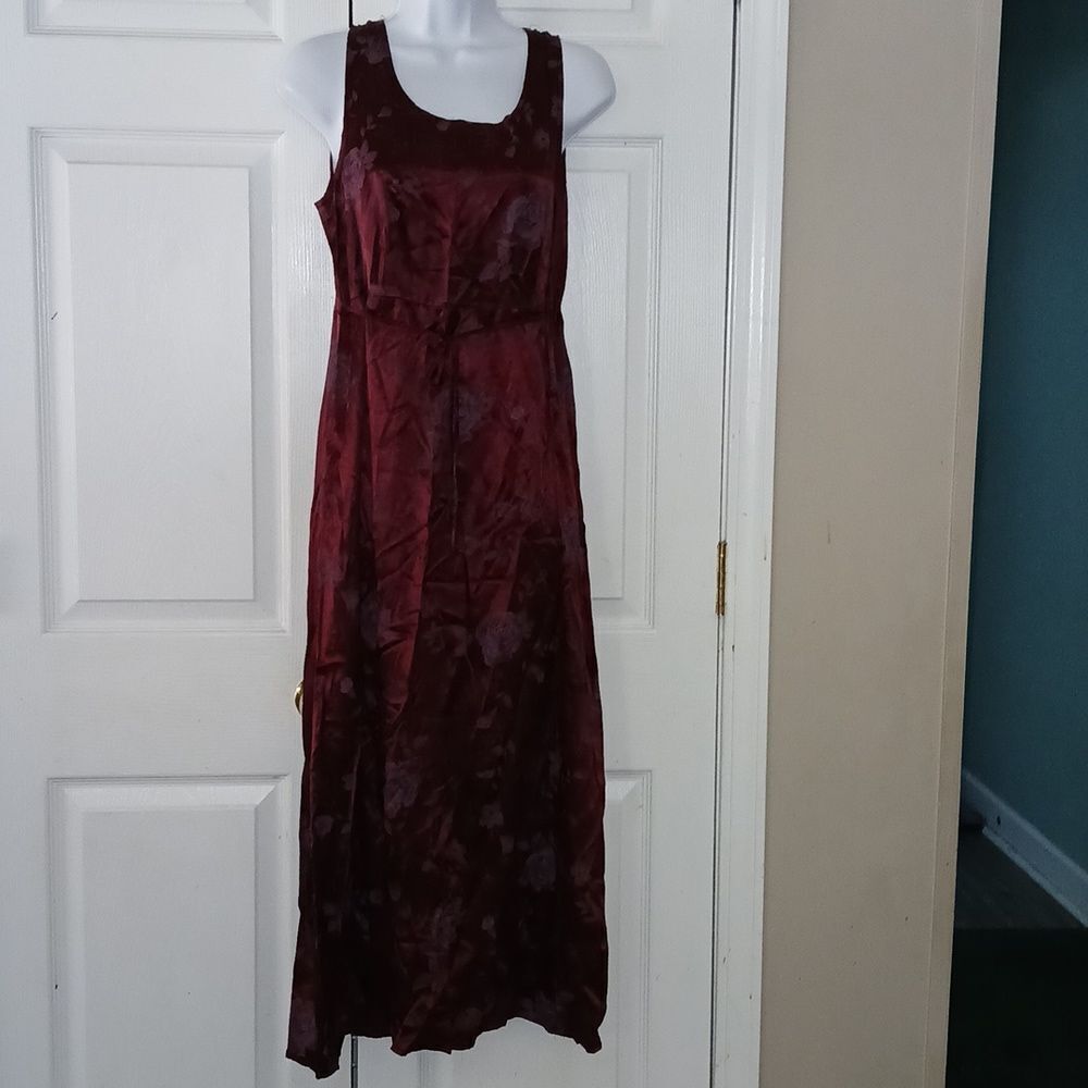 Maroon sleeveless floral print silky feel dress Sz 10